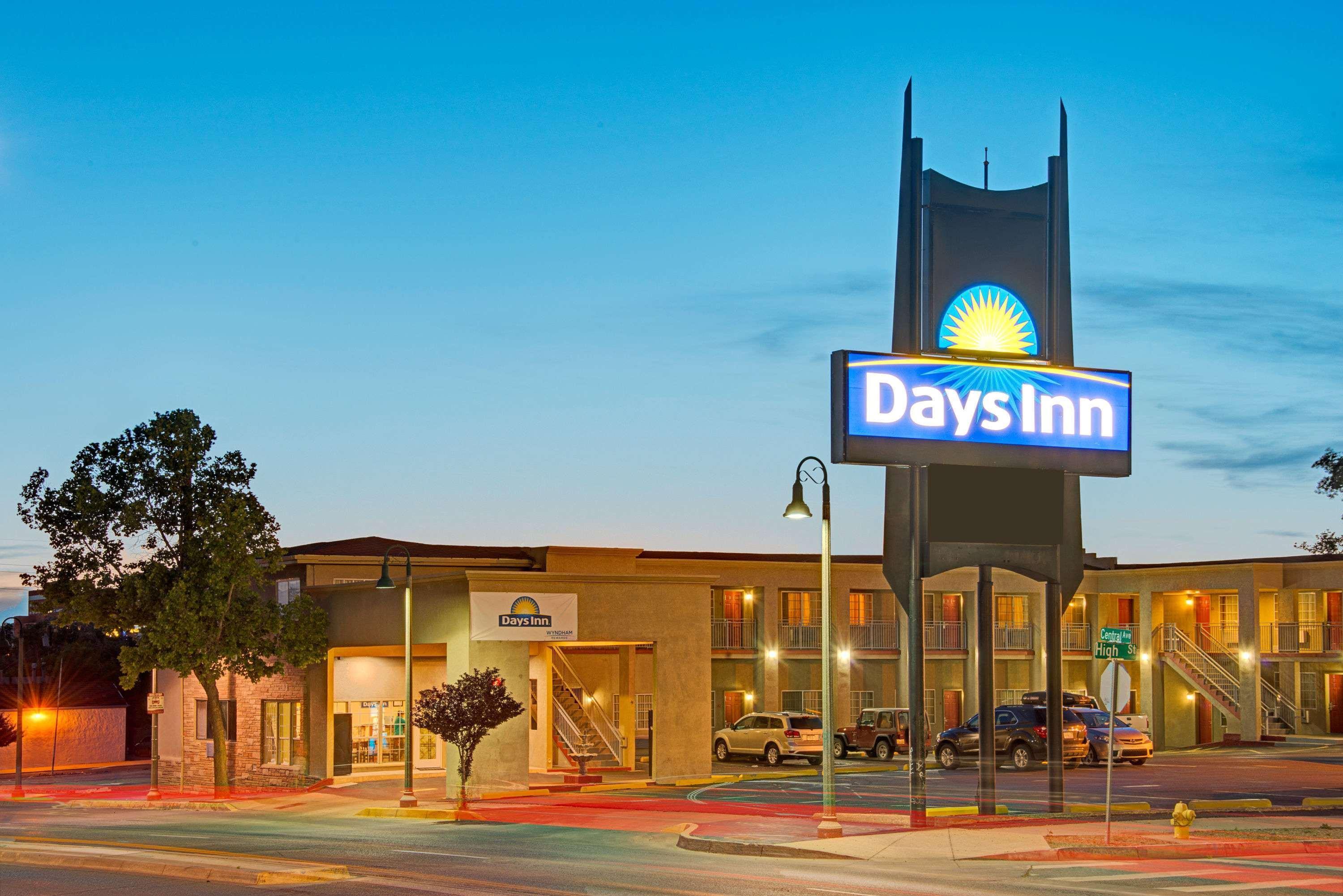 Days Inn By Wyndham Albuquerque Downtown Экстерьер фото