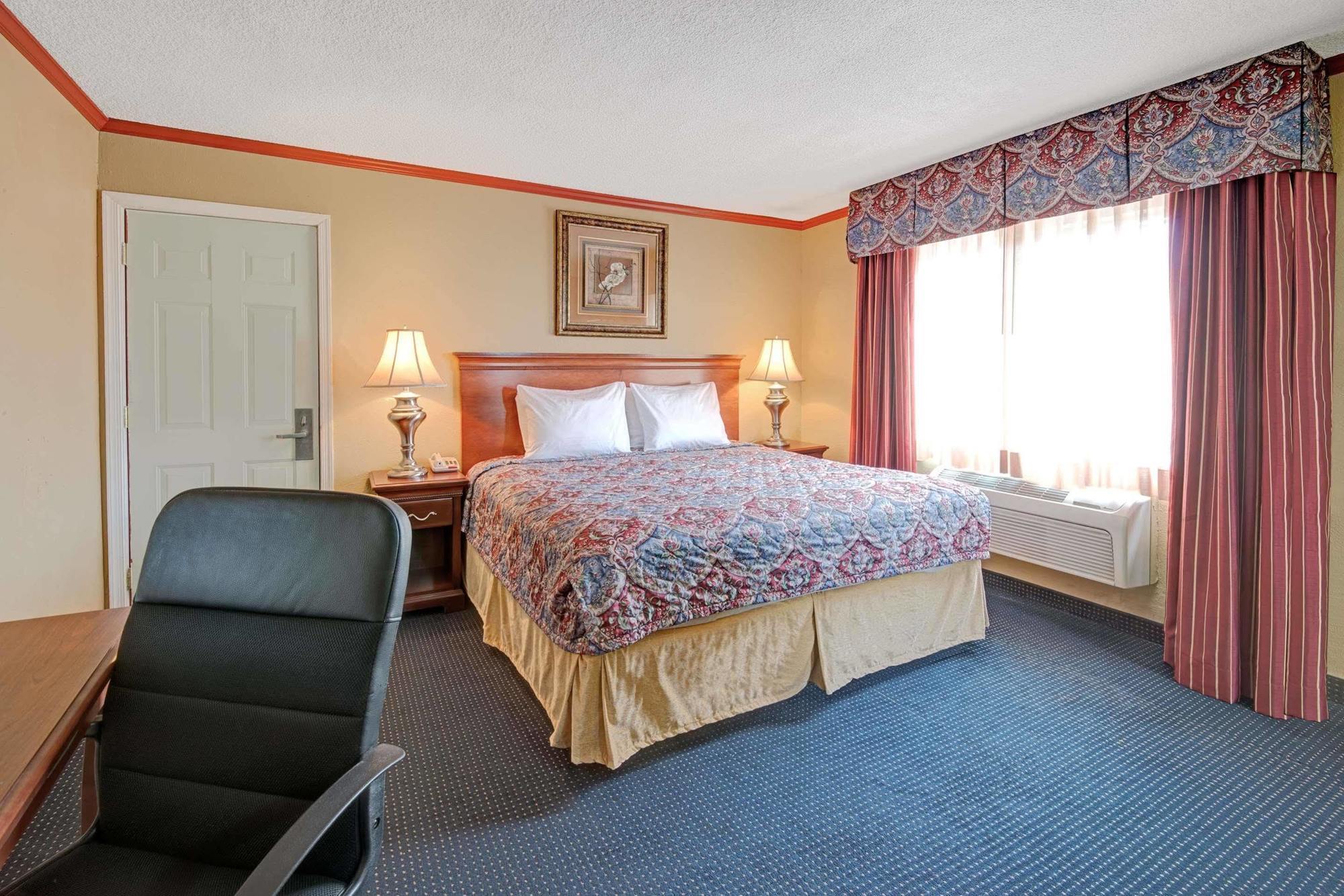 Days Inn By Wyndham Albuquerque Downtown Экстерьер фото